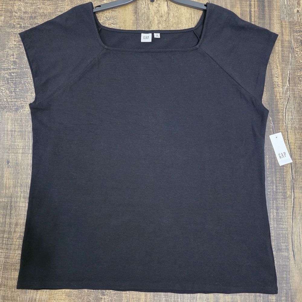 GAP Women's Black Top